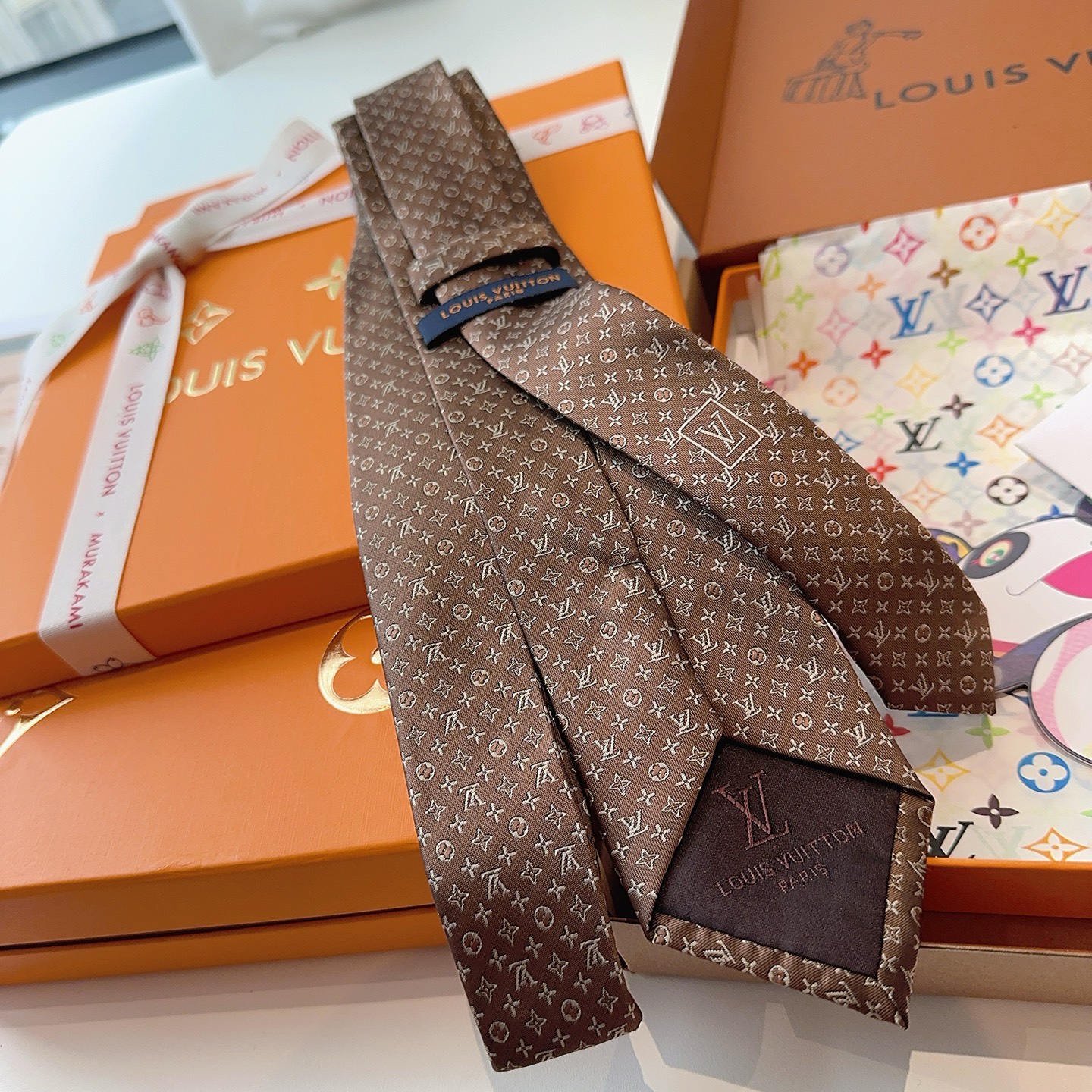 特价 LV老花领带 ，路易威登经典领带👔老花提花设计，男士必备单品超时尚！高端品质 版型面料都达到品牌标