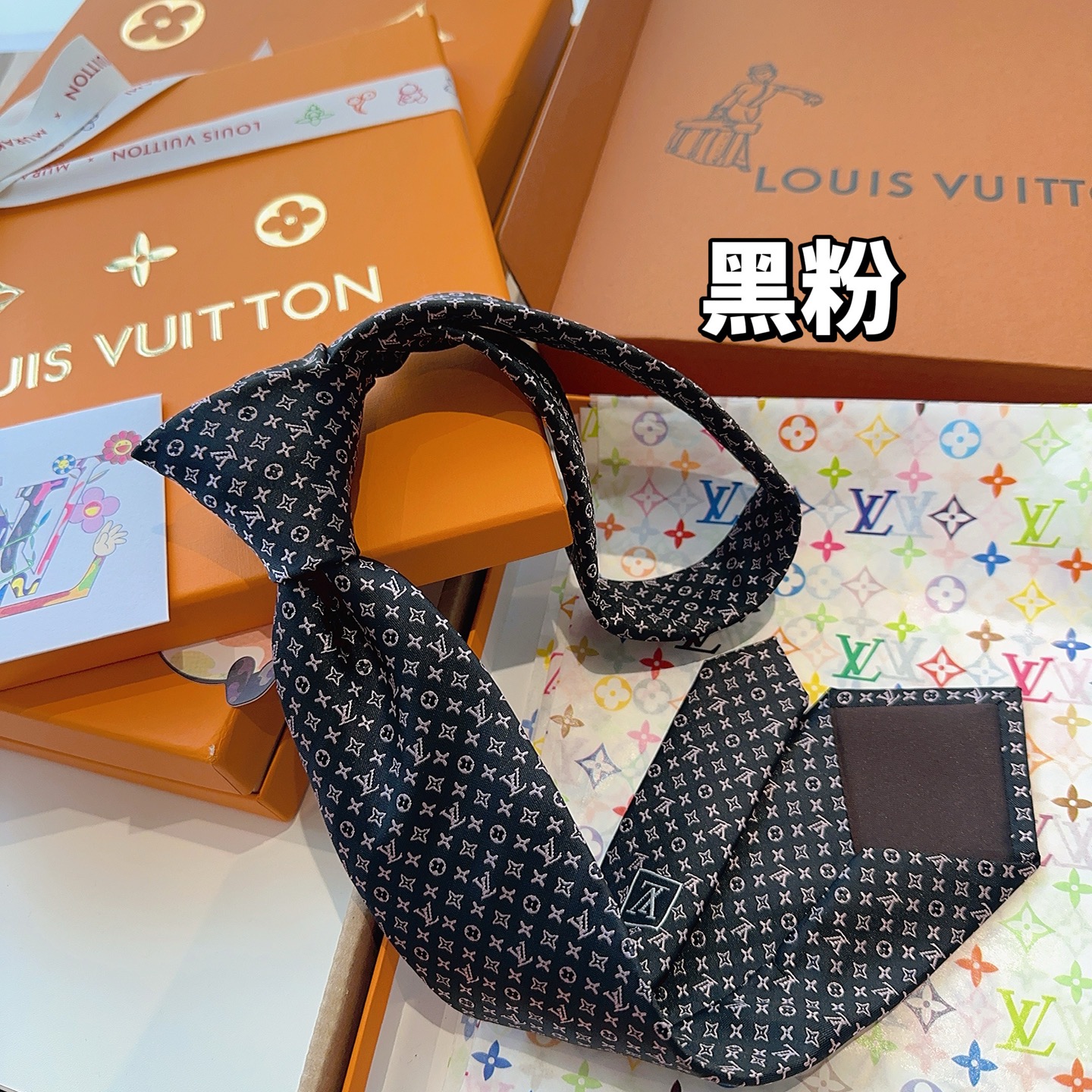 特价 LV老花领带 ，路易威登经典领带👔老花提花设计，男士必备单品超时尚！高端品质 版型面料都达到品牌标