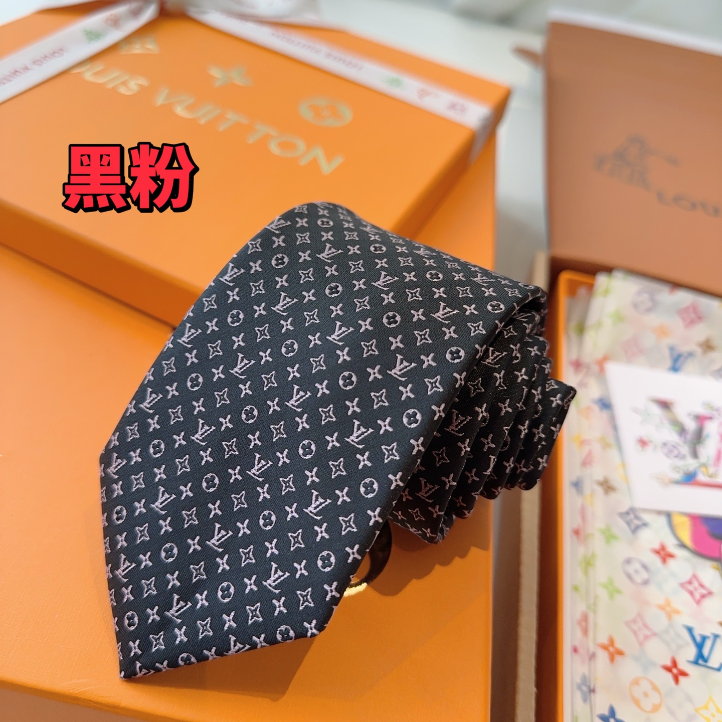 特价 LV老花领带 ，路易威登经典领带👔老花提花设计，男士必备单品超时尚！高端品质 版型面料都达到品牌标