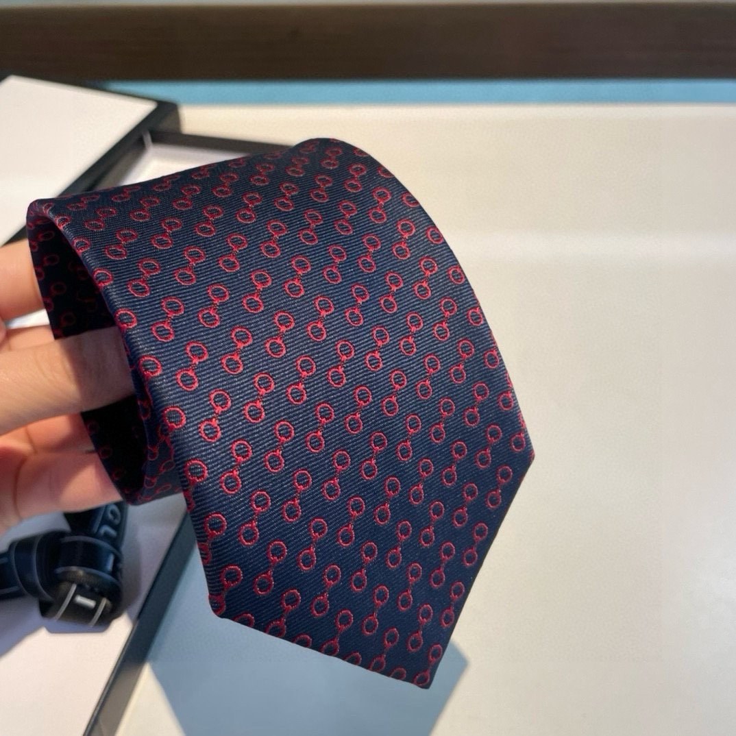 特价 G家专柜新款 男士领带👔👔，稀有采用经典小G LOGO提花展现精湛手工与时尚优雅的理想选择，这款领