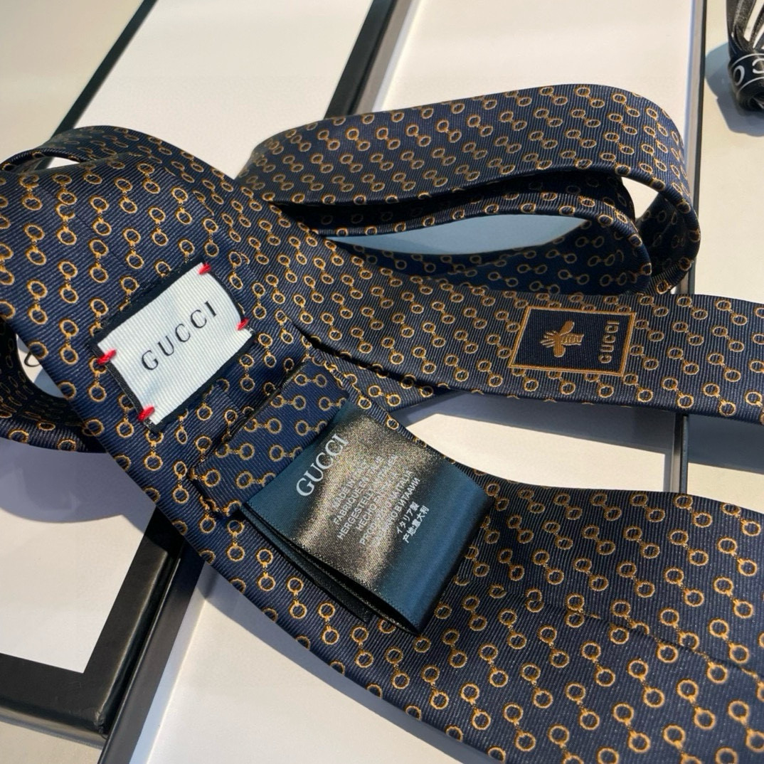 特价 G家专柜新款 男士领带👔👔，稀有采用经典小G LOGO提花展现精湛手工与时尚优雅的理想选择，这款领