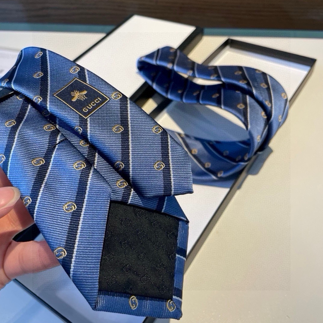 特价 G家专柜新款 男士领带👔👔，稀有采用经典小G LOGO提花展现精湛手工与时尚优雅的理想选择，这款领