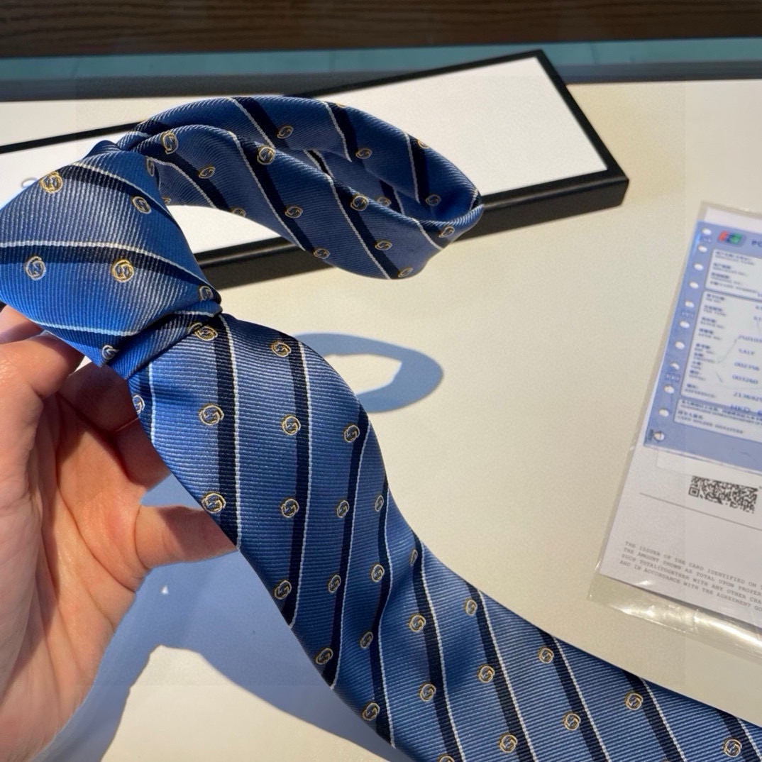 特价 G家专柜新款 男士领带👔👔，稀有采用经典小G LOGO提花展现精湛手工与时尚优雅的理想选择，这款领