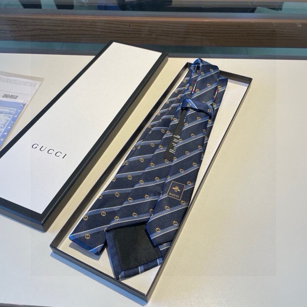 特价 G家专柜新款 男士领带👔👔，稀有采用经典小G LOGO提花展现精湛手工与时尚优雅的理想选择，这款领