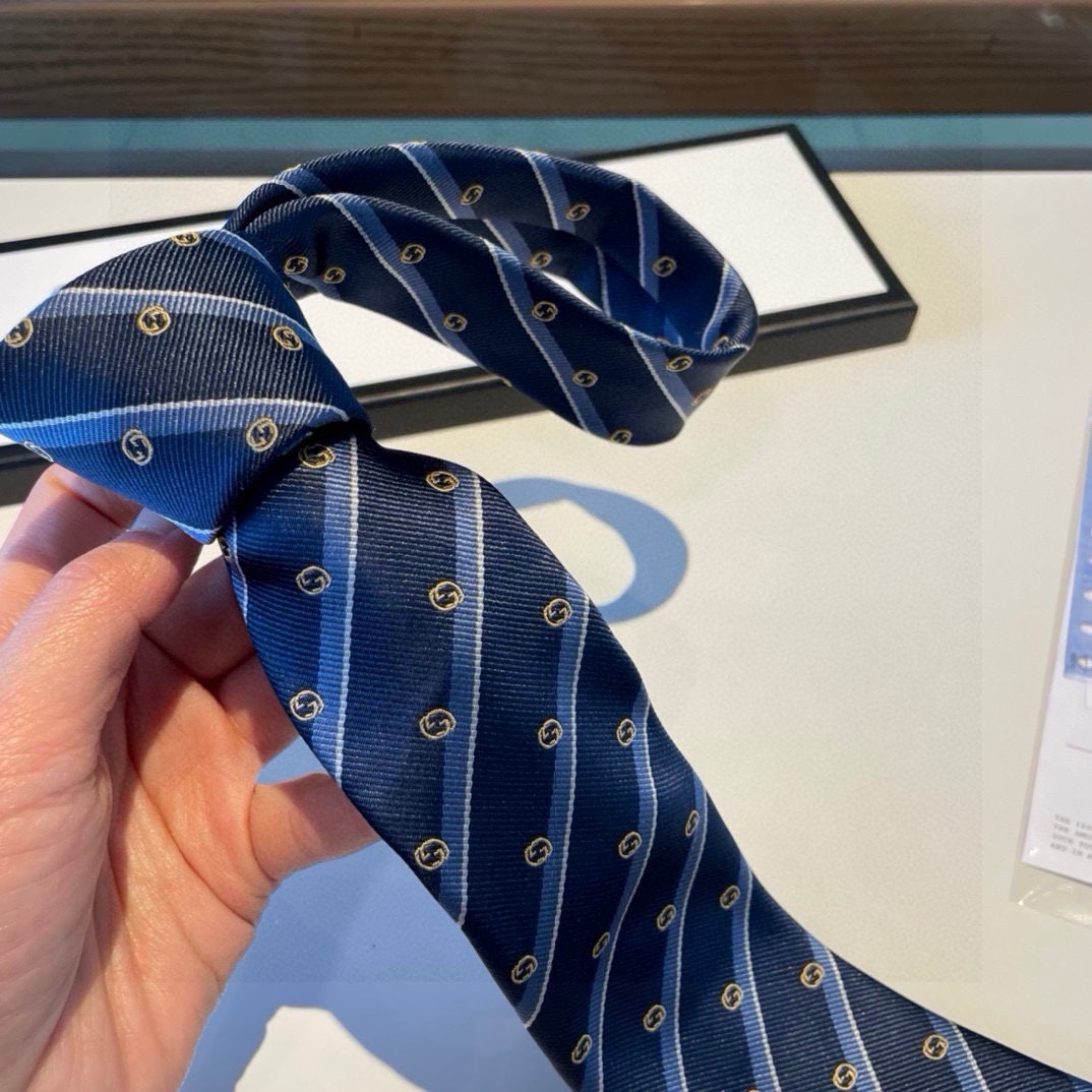 特价 G家专柜新款 男士领带👔👔，稀有采用经典小G LOGO提花展现精湛手工与时尚优雅的理想选择，这款领