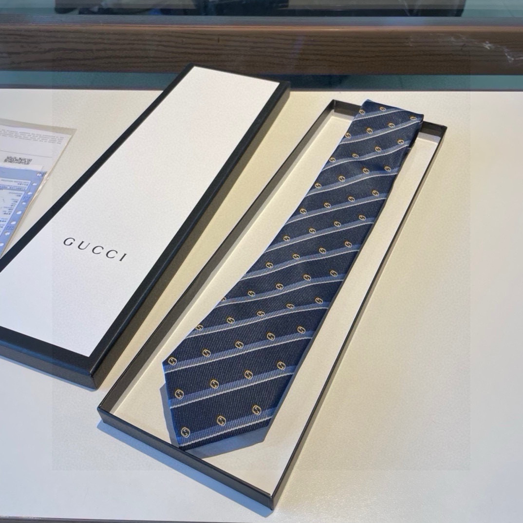 特价 G家专柜新款 男士领带👔👔，稀有采用经典小G LOGO提花展现精湛手工与时尚优雅的理想选择，这款领