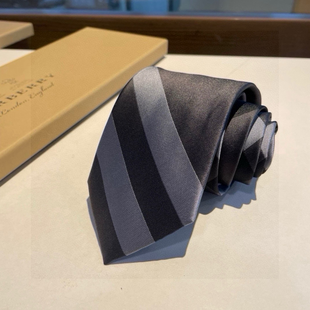 特价 B家专柜同步领带出货啦‼️‼️ 巴宝莉男士【博柏利领带】👔👔，稀有😻😻展现精湛手工与时尚优雅的理想