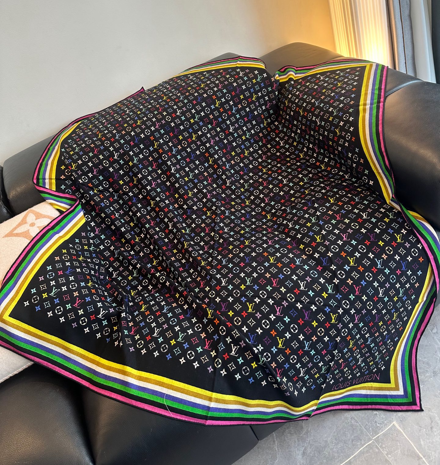 新款💖💖💃🏻💃🏻同花同色双面羊绒方巾‼️抢‼️VIP推荐 ‼️👍下手一定要快【高端 大爱 ‼️纯羊婴儿触