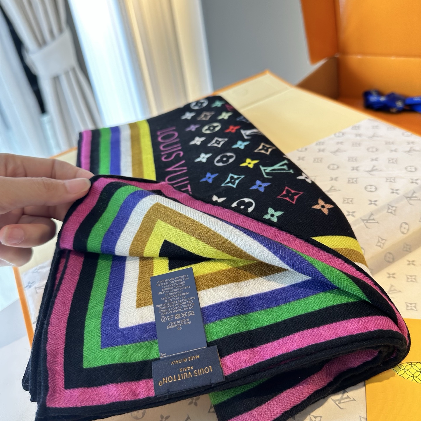 新款💖💖💃🏻💃🏻同花同色双面羊绒方巾‼️抢‼️VIP推荐 ‼️👍下手一定要快【高端 大爱 ‼️纯羊婴儿触