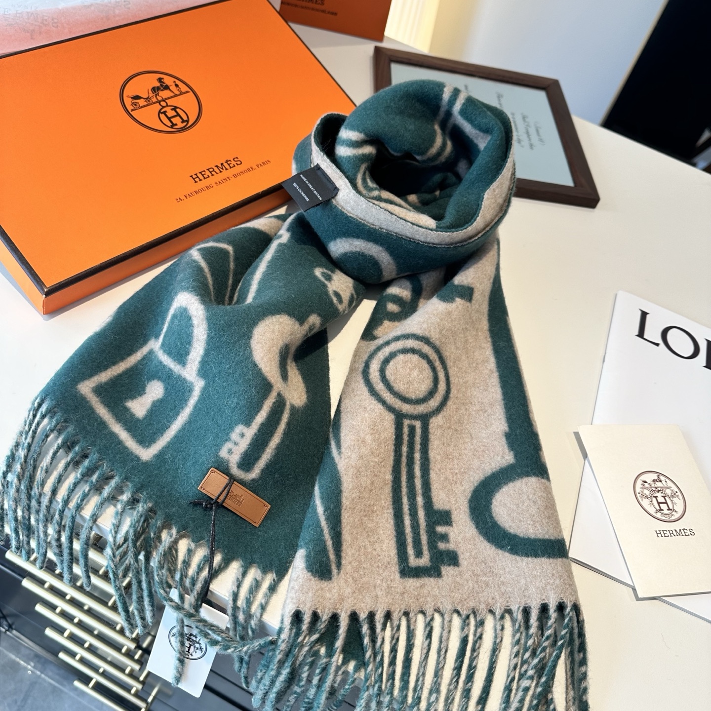 全网都爱的一款H钥匙双面羊绒围巾，Casaque Porte-Clefs触感柔软细腻 软软绵绵如云朵般轻