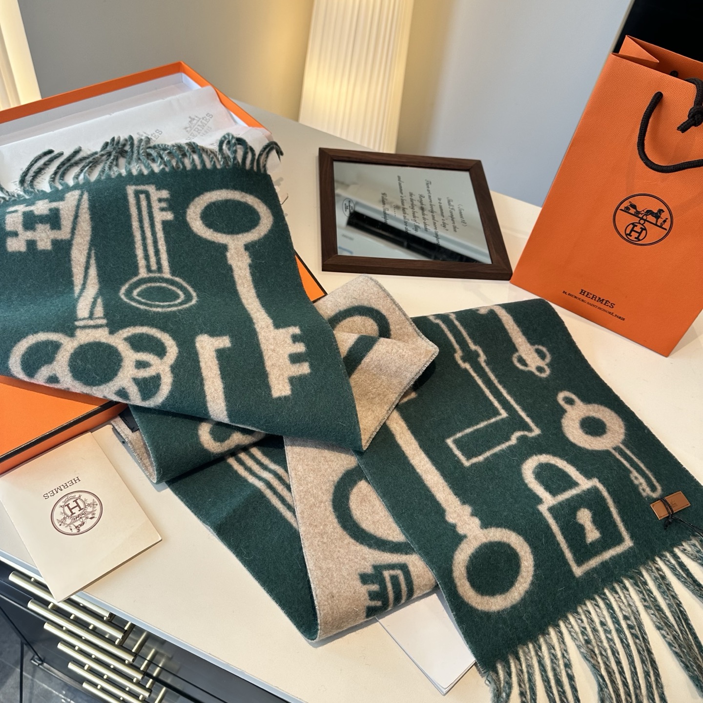 全网都爱的一款H钥匙双面羊绒围巾，Casaque Porte-Clefs触感柔软细腻 软软绵绵如云朵般轻