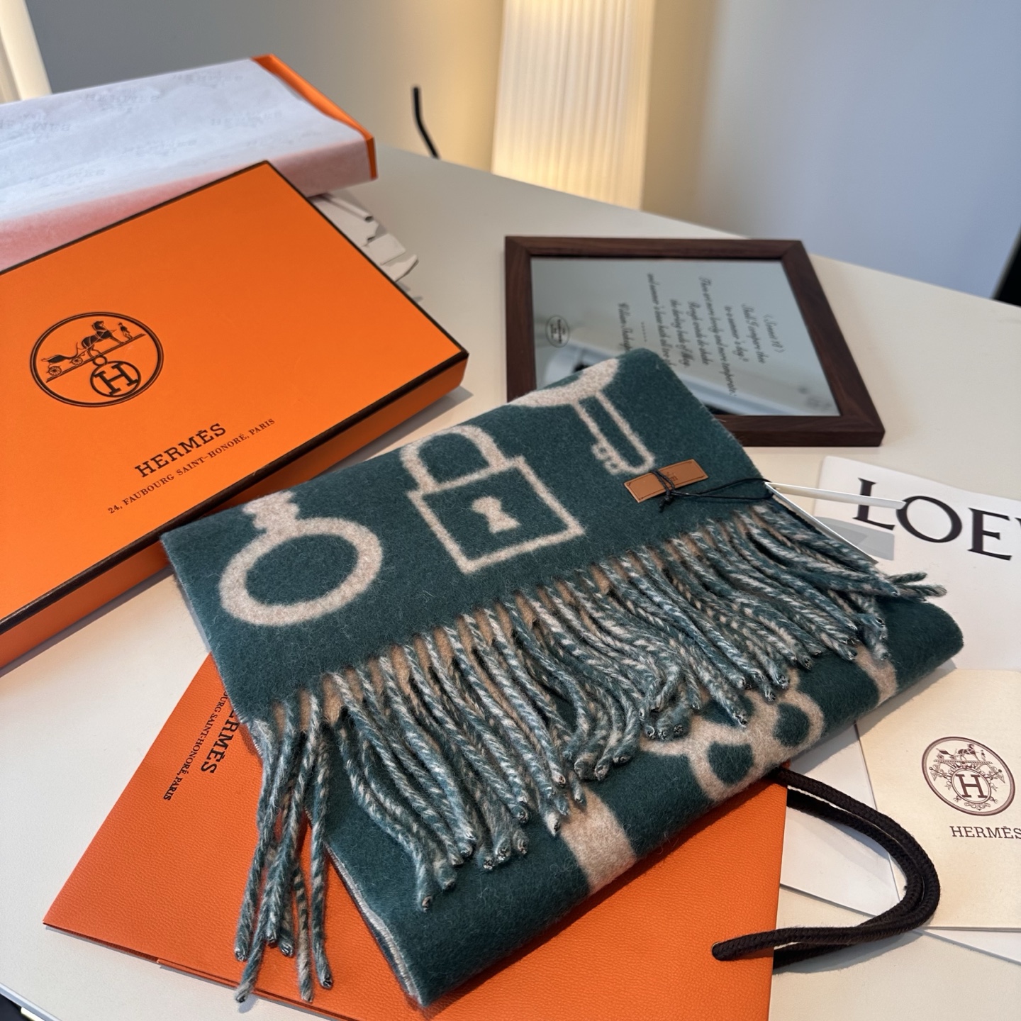 全网都爱的一款H钥匙双面羊绒围巾，Casaque Porte-Clefs触感柔软细腻 软软绵绵如云朵般轻