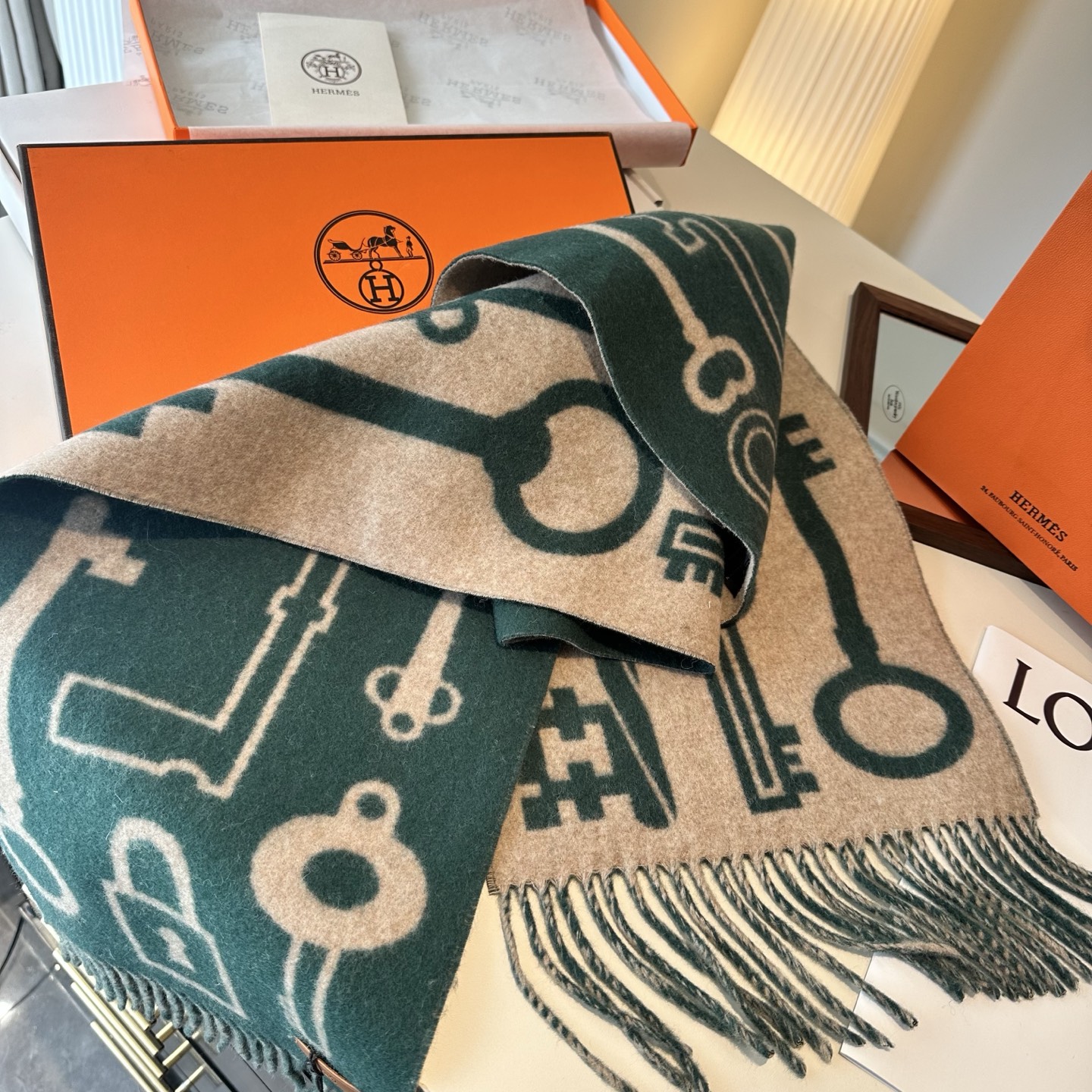 全网都爱的一款H钥匙双面羊绒围巾，Casaque Porte-Clefs触感柔软细腻 软软绵绵如云朵般轻