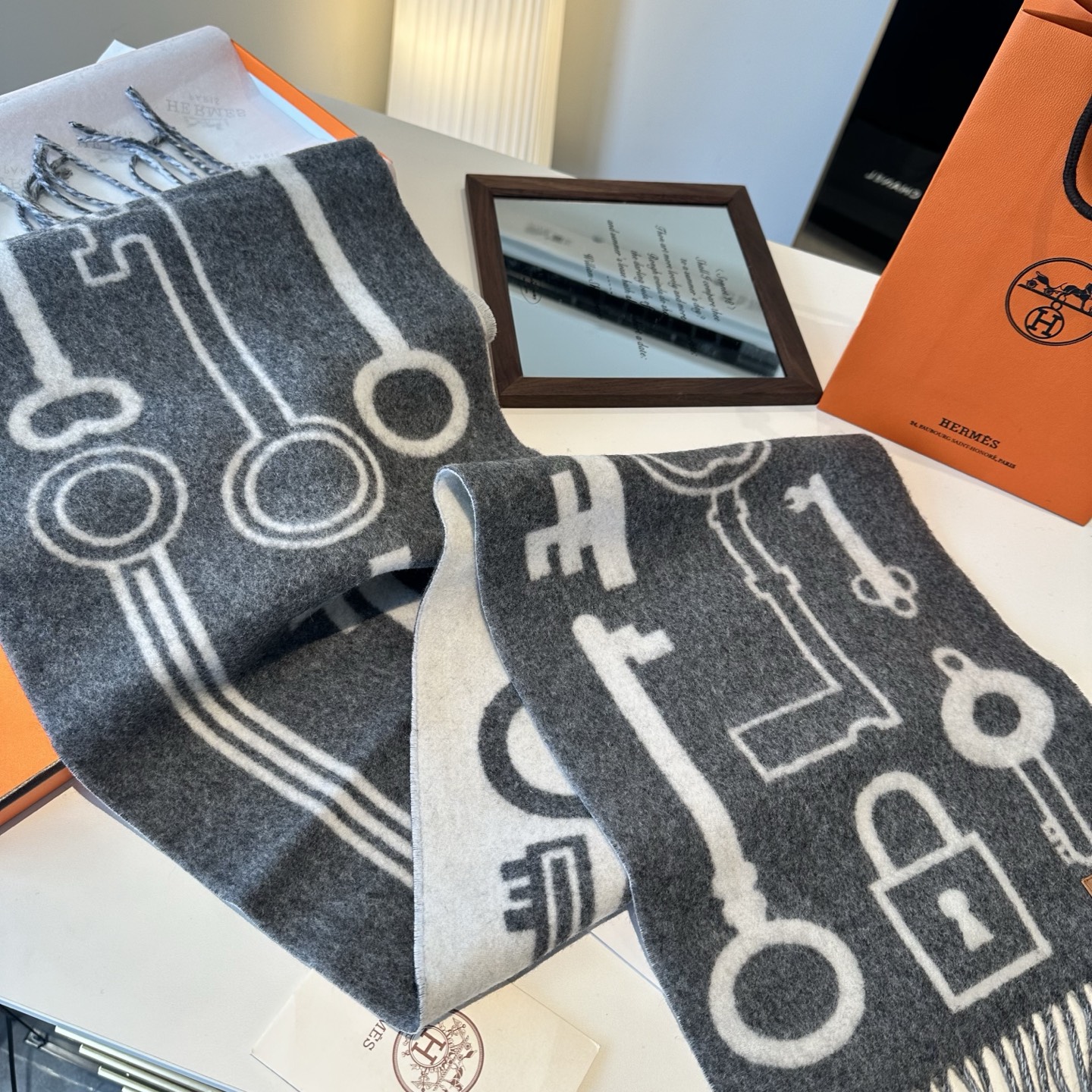 全网都爱的一款H钥匙双面羊绒围巾，Casaque Porte-Clefs触感柔软细腻 软软绵绵如云朵般轻