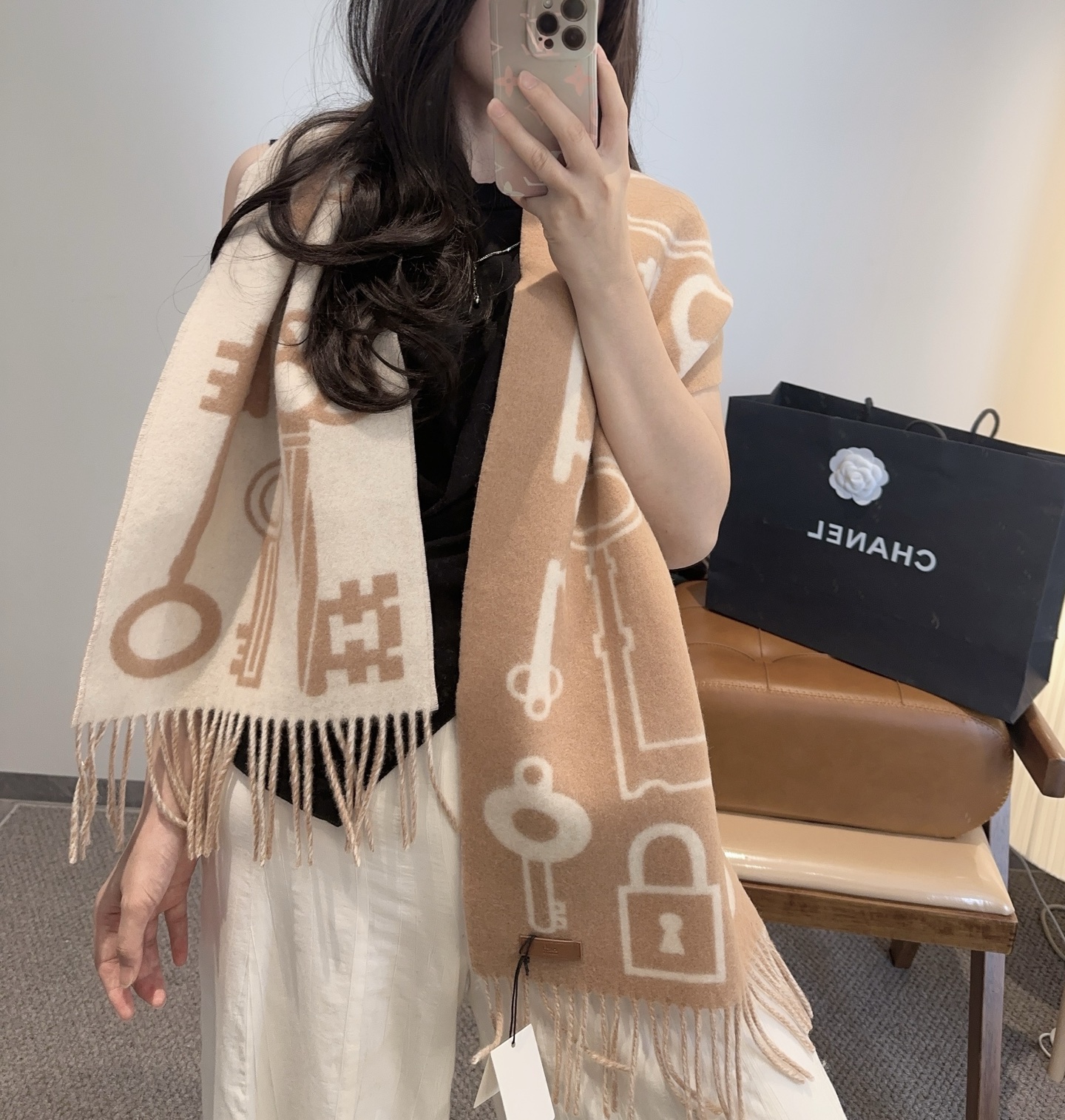 全网都爱的一款H钥匙双面羊绒围巾，Casaque Porte-Clefs触感柔软细腻 软软绵绵如云朵般轻