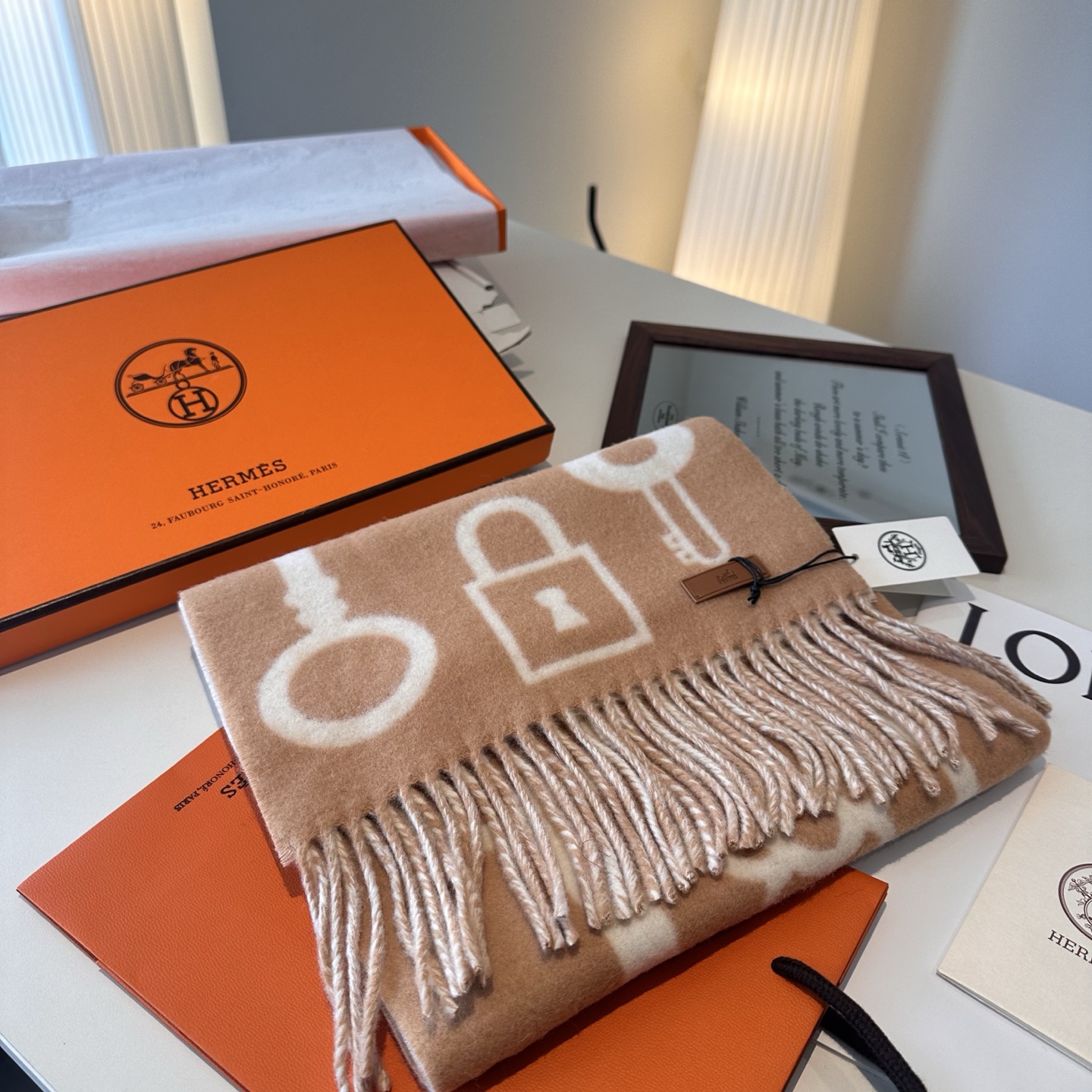 全网都爱的一款H钥匙双面羊绒围巾，Casaque Porte-Clefs触感柔软细腻 软软绵绵如云朵般轻