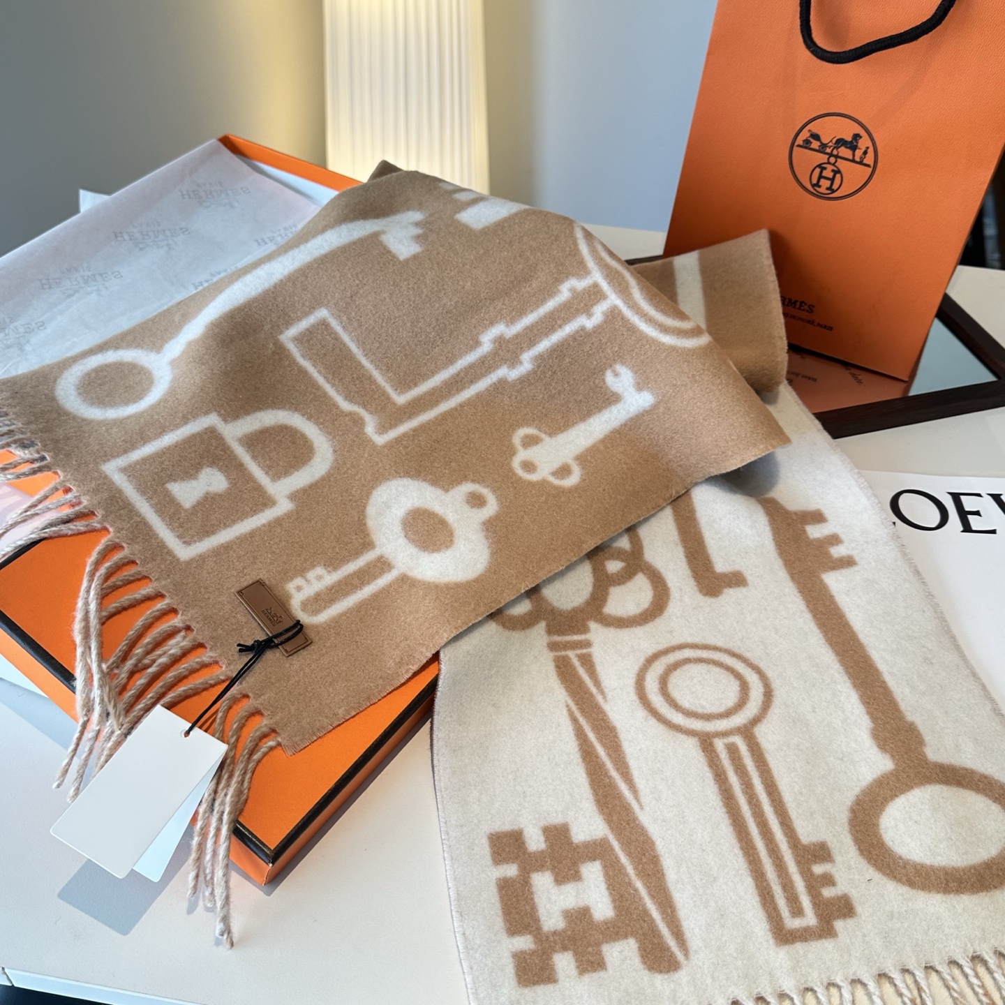 全网都爱的一款H钥匙双面羊绒围巾，Casaque Porte-Clefs触感柔软细腻 软软绵绵如云朵般轻