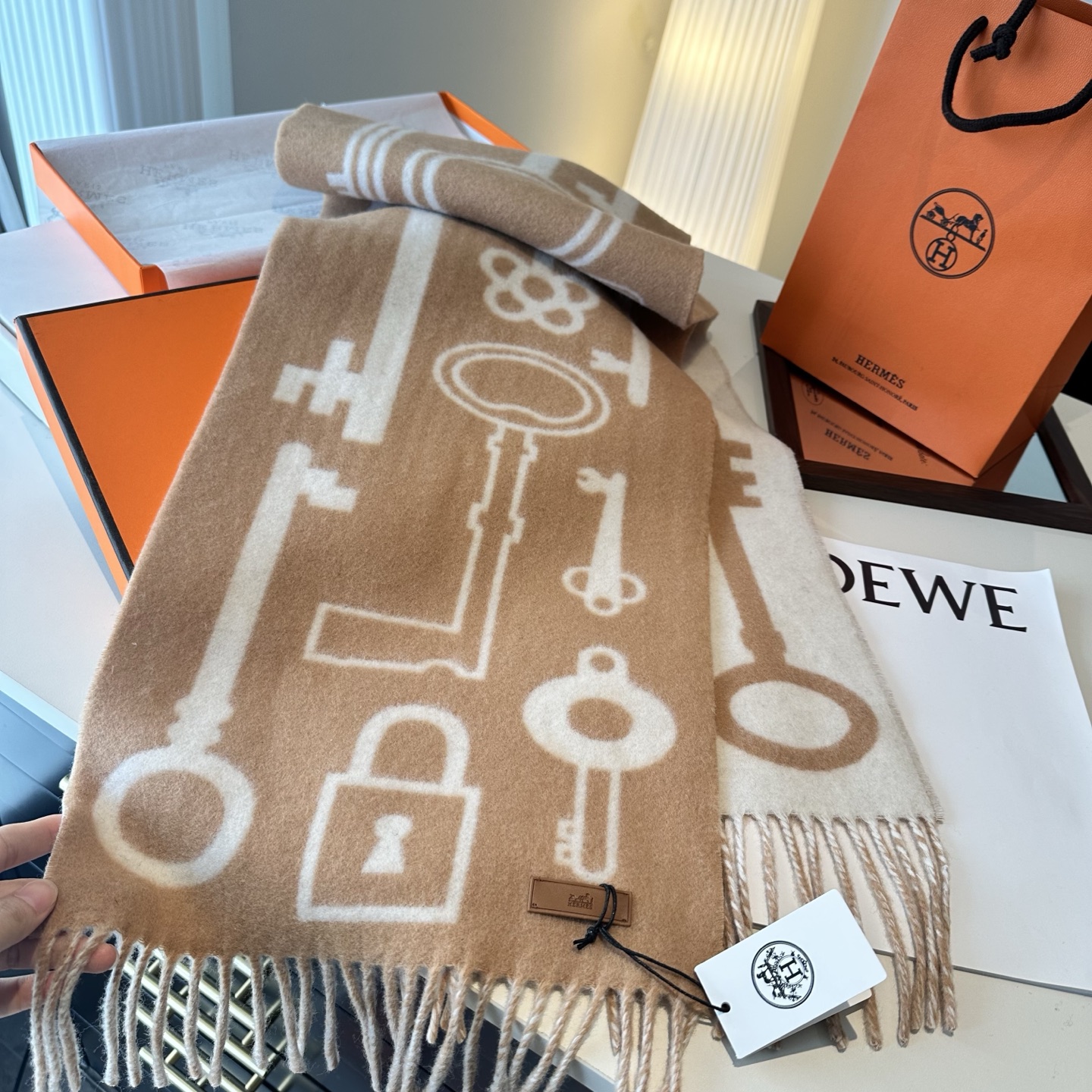 全网都爱的一款H钥匙双面羊绒围巾，Casaque Porte-Clefs触感柔软细腻 软软绵绵如云朵般轻