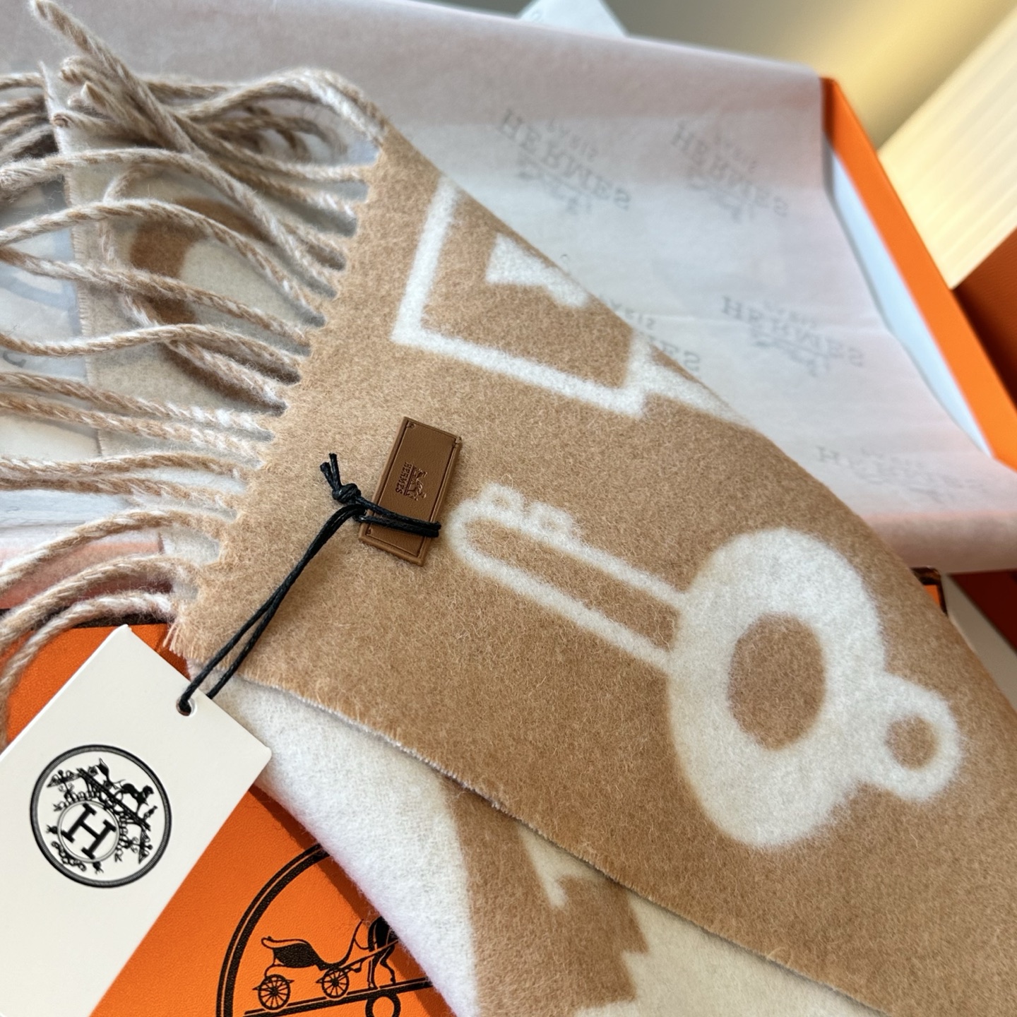 全网都爱的一款H钥匙双面羊绒围巾，Casaque Porte-Clefs触感柔软细腻 软软绵绵如云朵般轻