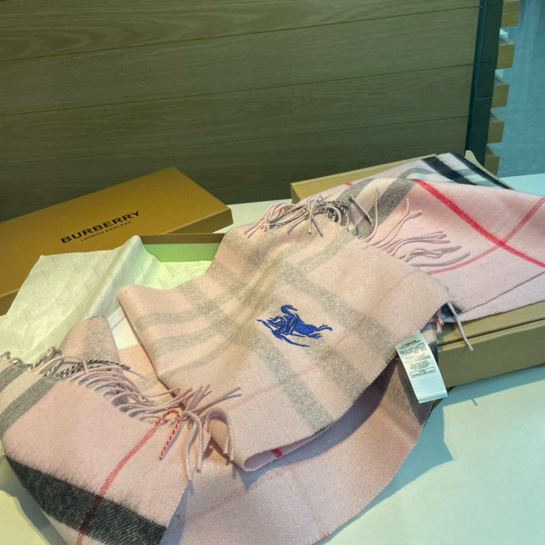 💨顶级高端货现货发行⚠️🎀💟巴宝莉专柜超爆万年款✨【经典长巾】羊绒围巾✨品质手感好到不行‼️100%顶级