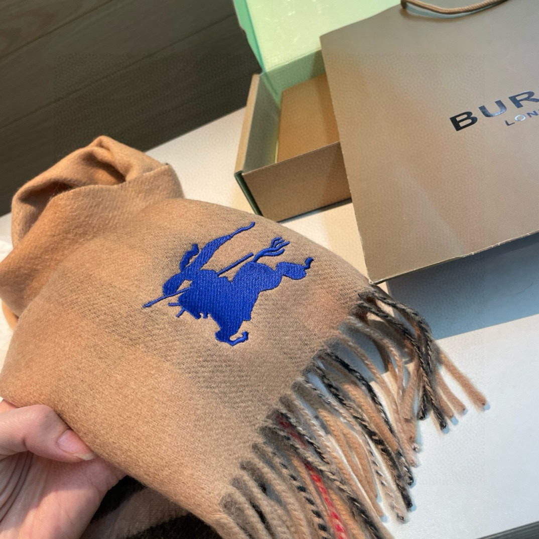 💨顶级高端货现货发行⚠️🎀💟巴宝莉专柜超爆万年款✨【经典长巾】羊绒围巾✨品质手感好到不行‼️100%顶级