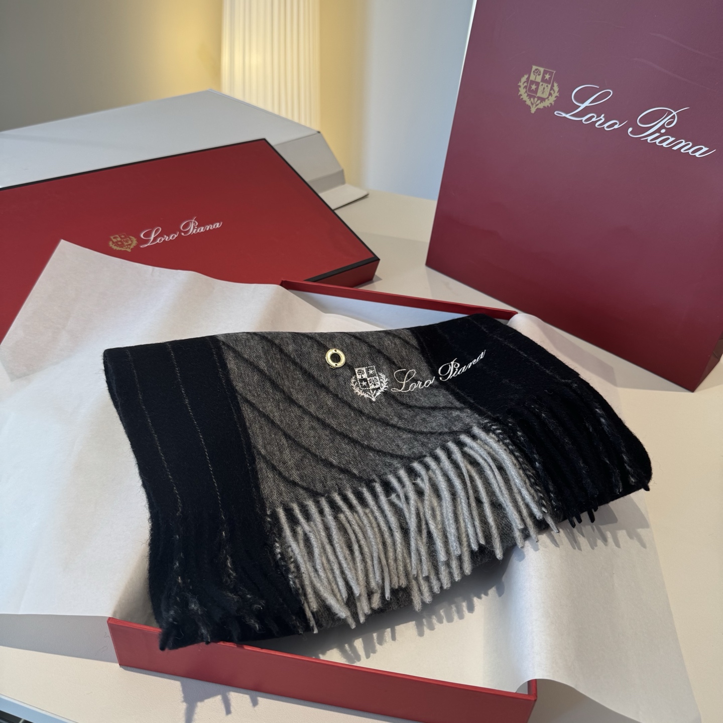 🆕Loro Piana · 诺悠翩雅【贸易公司尾单，极品山羊绒围巾披肩】送人自留都太高大上了😍重磅上新，