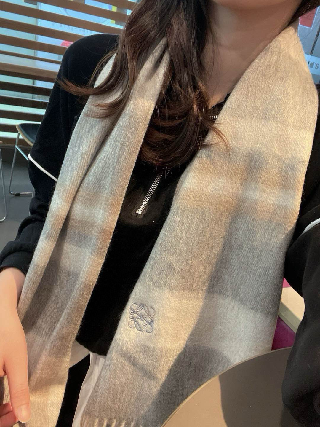 🆕 【重磅推荐❗️LOEWE · 罗意威】炒鸡高级感，名媛白富美必备❗️】拿到手你就懂我说的了，100%