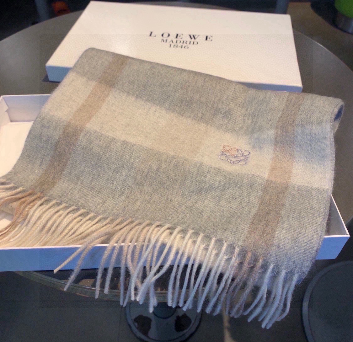 🆕 【重磅推荐❗️LOEWE · 罗意威】炒鸡高级感，名媛白富美必备❗️】拿到手你就懂我说的了，100%