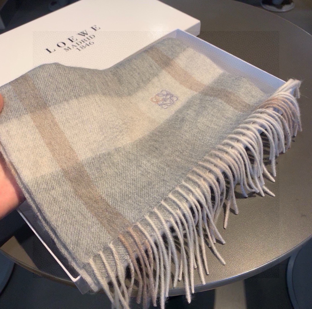 🆕 【重磅推荐❗️LOEWE · 罗意威】炒鸡高级感，名媛白富美必备❗️】拿到手你就懂我说的了，100%