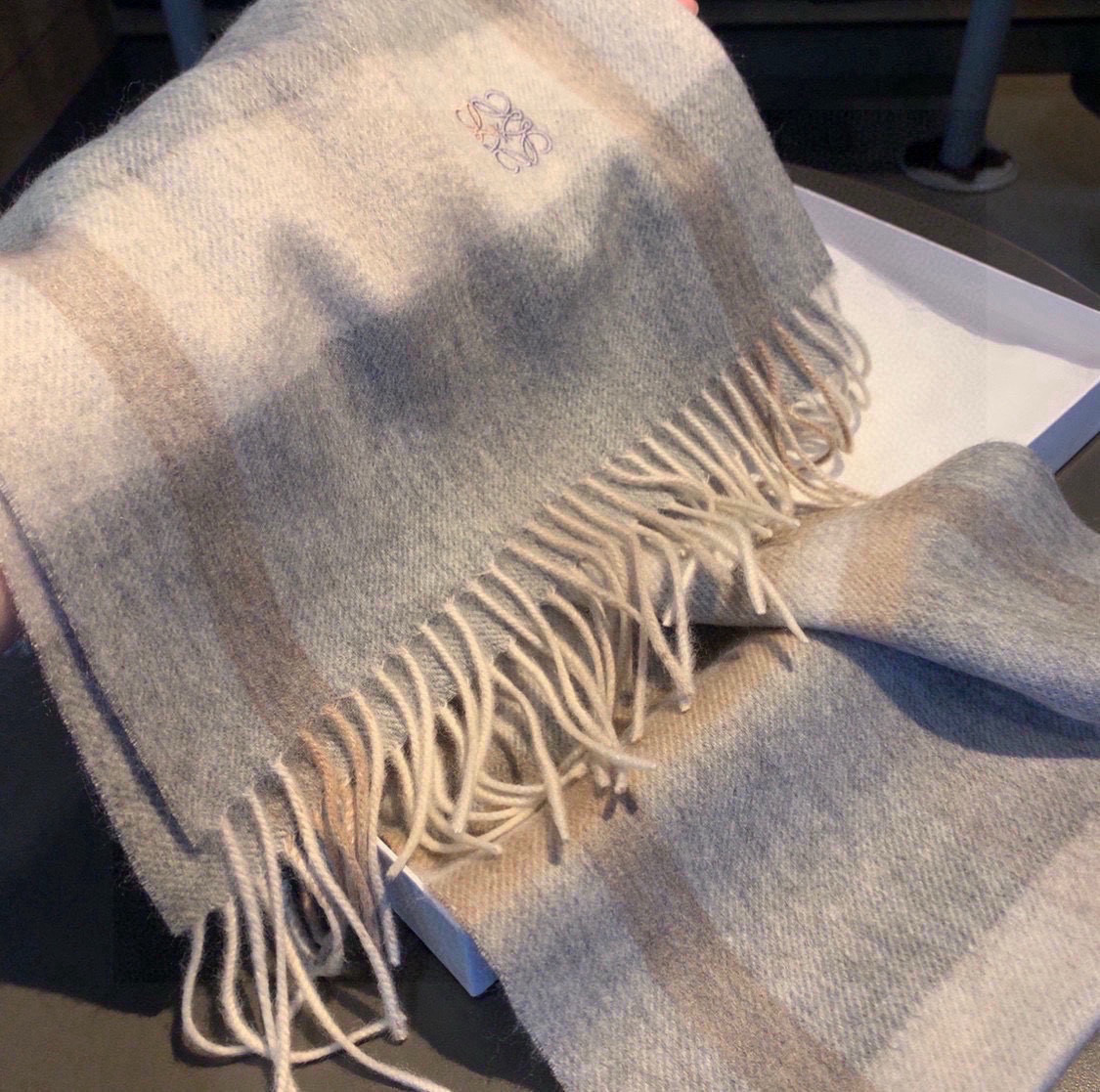 🆕 【重磅推荐❗️LOEWE · 罗意威】炒鸡高级感，名媛白富美必备❗️】拿到手你就懂我说的了，100%