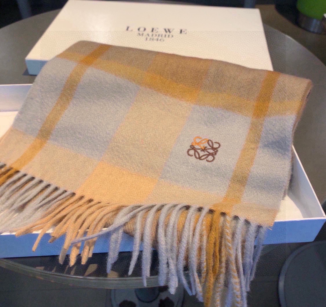 🆕 【重磅推荐❗️LOEWE · 罗意威】炒鸡高级感，名媛白富美必备❗️】拿到手你就懂我说的了，100%