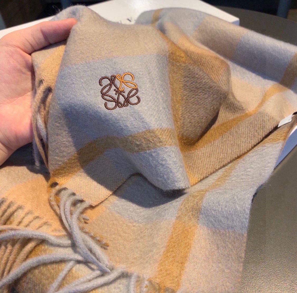 🆕 【重磅推荐❗️LOEWE · 罗意威】炒鸡高级感，名媛白富美必备❗️】拿到手你就懂我说的了，100%