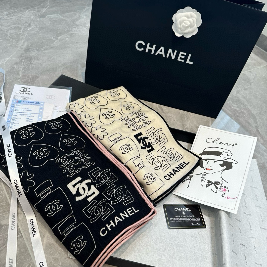 【Chanel】 经典茶花优雅Coco风，Chanel最新菱格丝绒大方巾~气质到骨子里，香奶奶新一季的面