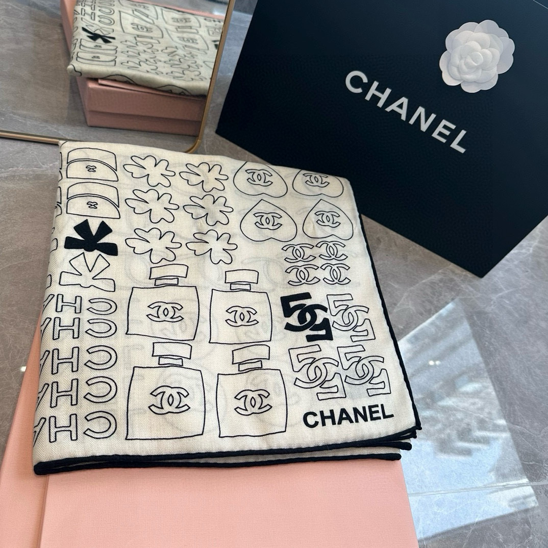 【Chanel】 经典茶花优雅Coco风，Chanel最新菱格丝绒大方巾~气质到骨子里，香奶奶新一季的面