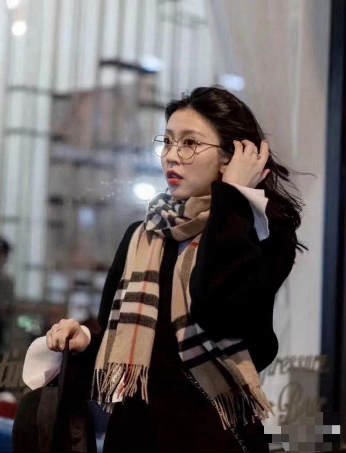 芯片版原单山羊绒 塔尖牛🐂货：皇室殿堂级的经典格围巾‼️已经好几年没有收回这样的🐂货了！难得遇见，可省4