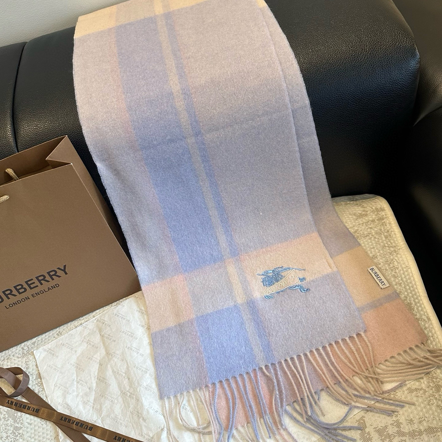✨✨Burberry · 巴宝莉双面围巾❗好看的要疯掉了，太有型太有魅力了❗❗非常斯文时尚的秋冬单品！真