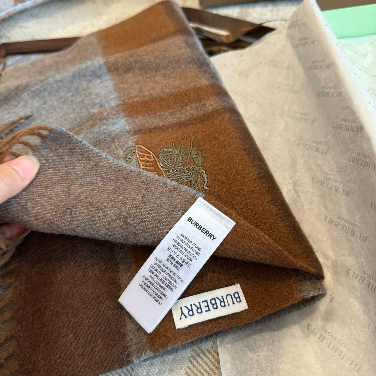 ✨✨Burberry · 巴宝莉双面围巾❗好看的要疯掉了，太有型太有魅力了❗❗非常斯文时尚的秋冬单品！真