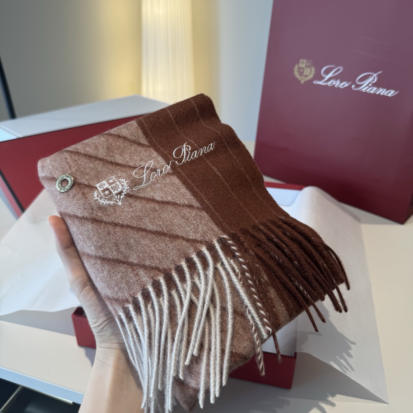 🆕Loro Piana · 诺悠翩雅【贸易公司尾单，极品山羊绒围巾披肩】送人自留都太高大上了😍重磅上新，