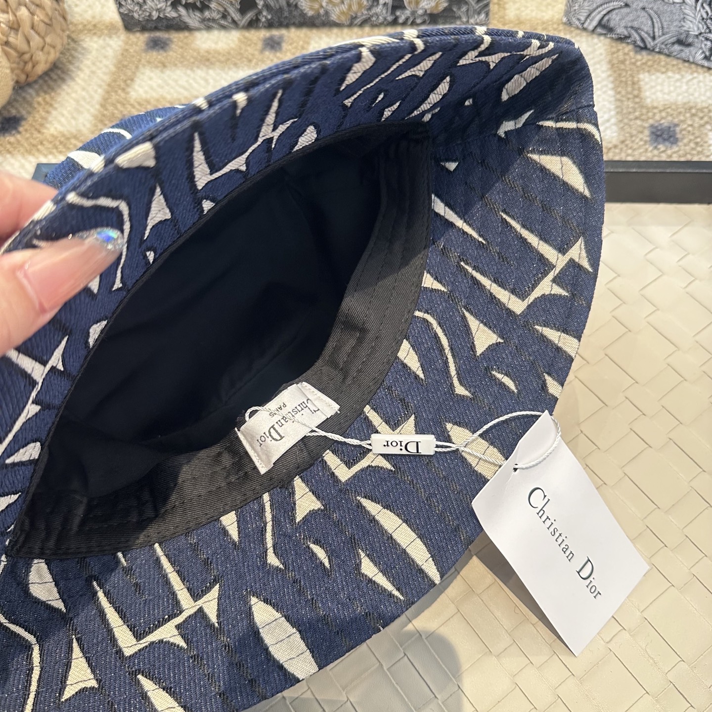 Dior 迪奥 新款原单渔夫帽， 精致純也格调很有感觉，很酷很时尚，专柜断货热门，质量超赞