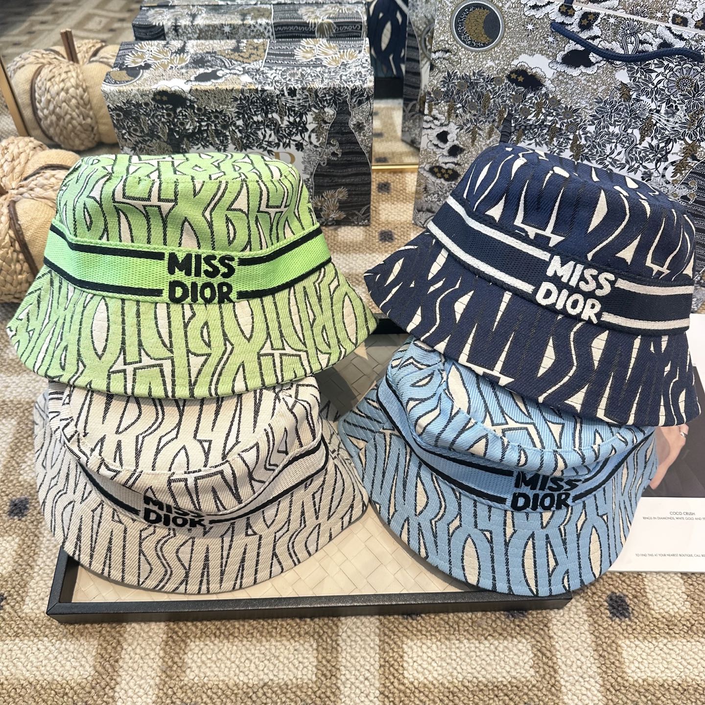 Dior 迪奥 新款原单渔夫帽， 精致純也格调很有感觉，很酷很时尚，专柜断货热门，质量超赞