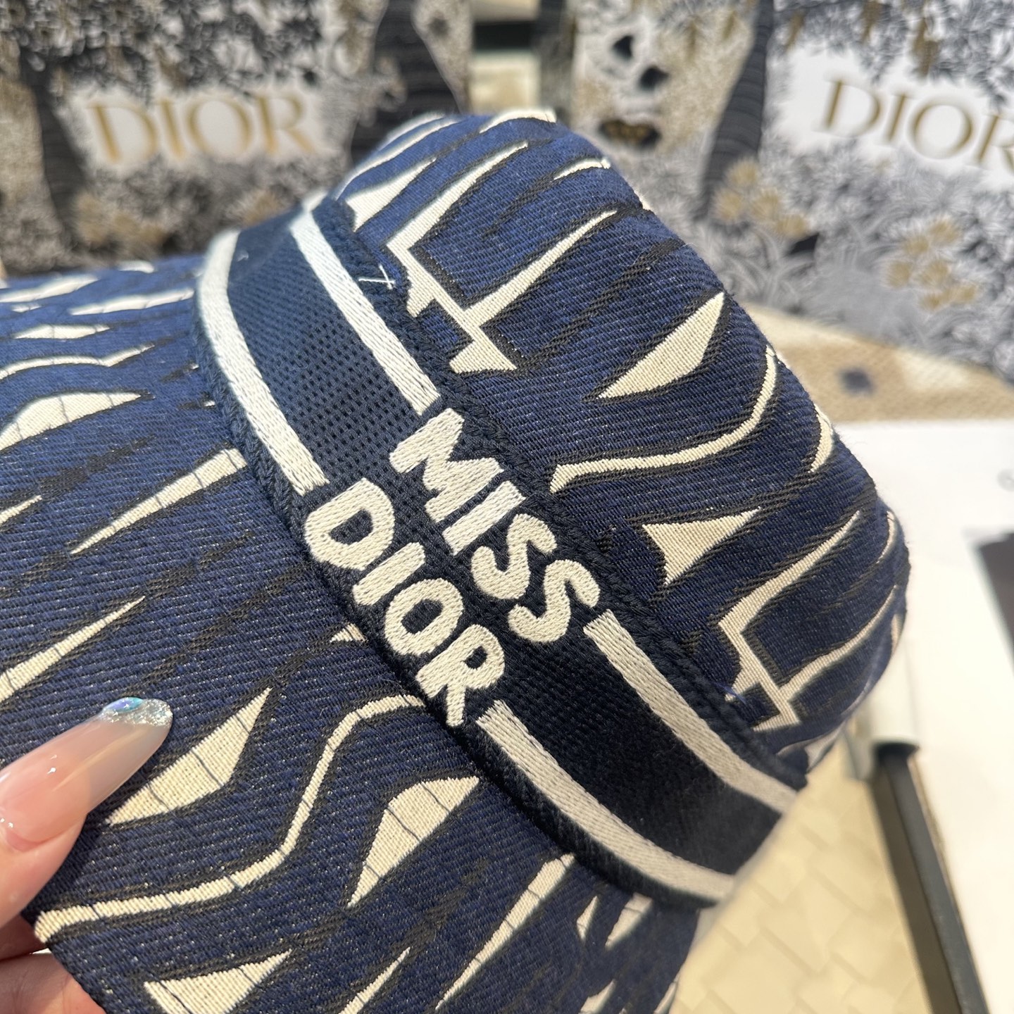 Dior 迪奥 新款原单渔夫帽， 精致純也格调很有感觉，很酷很时尚，专柜断货热门，质量超赞