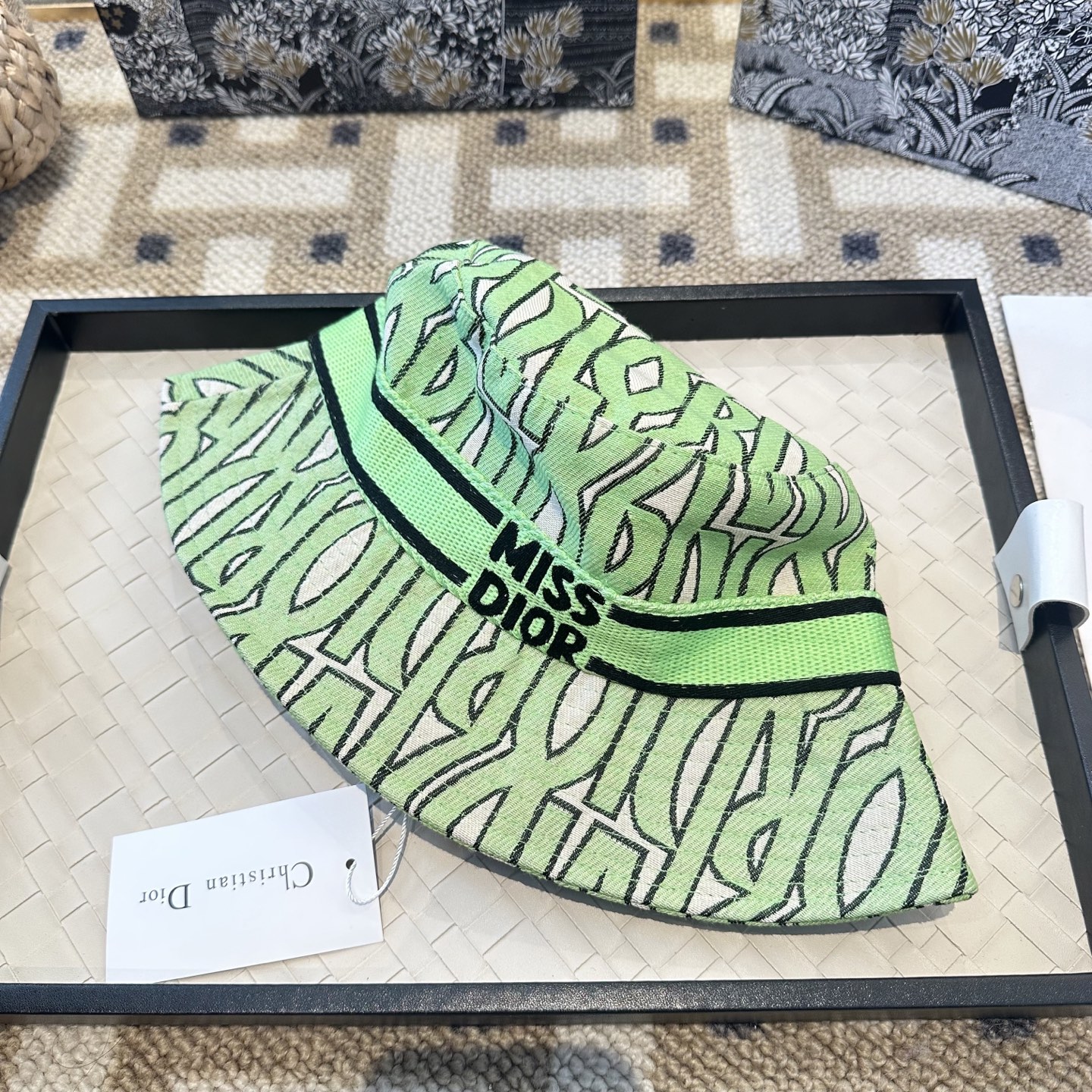 Dior 迪奥 新款原单渔夫帽， 精致純也格调很有感觉，很酷很时尚，专柜断货热门，质量超赞