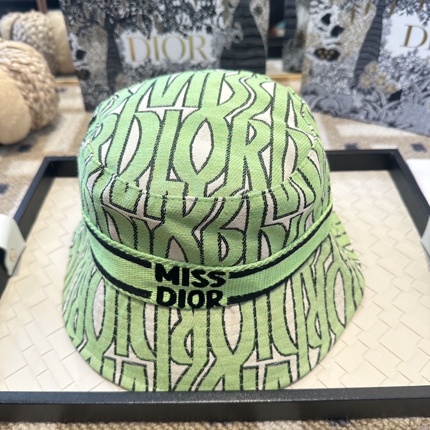 Dior 迪奥 新款原单渔夫帽， 精致純也格调很有感觉，很酷很时尚，专柜断货热门，质量超赞