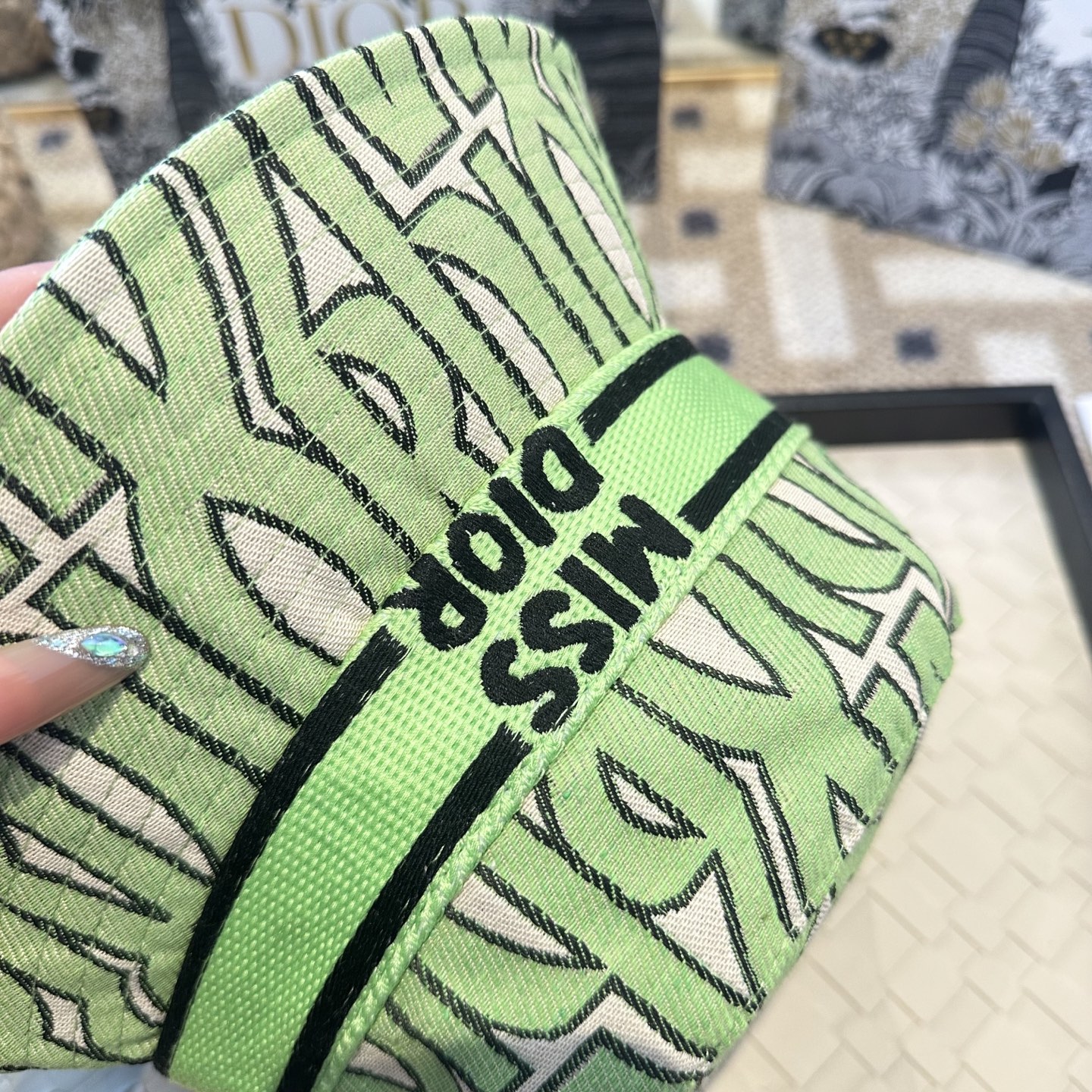 Dior 迪奥 新款原单渔夫帽， 精致純也格调很有感觉，很酷很时尚，专柜断货热门，质量超赞