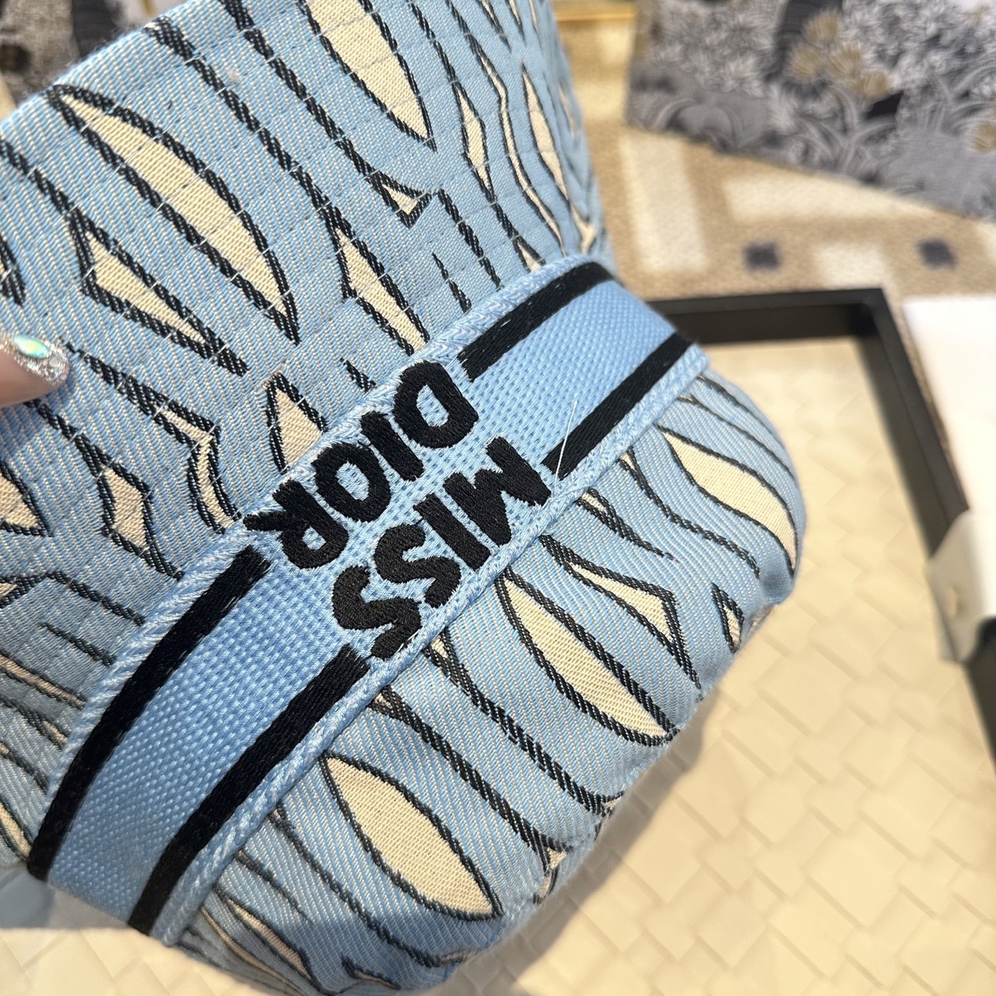 Dior 迪奥 新款原单渔夫帽， 精致純也格调很有感觉，很酷很时尚，专柜断货热门，质量超赞