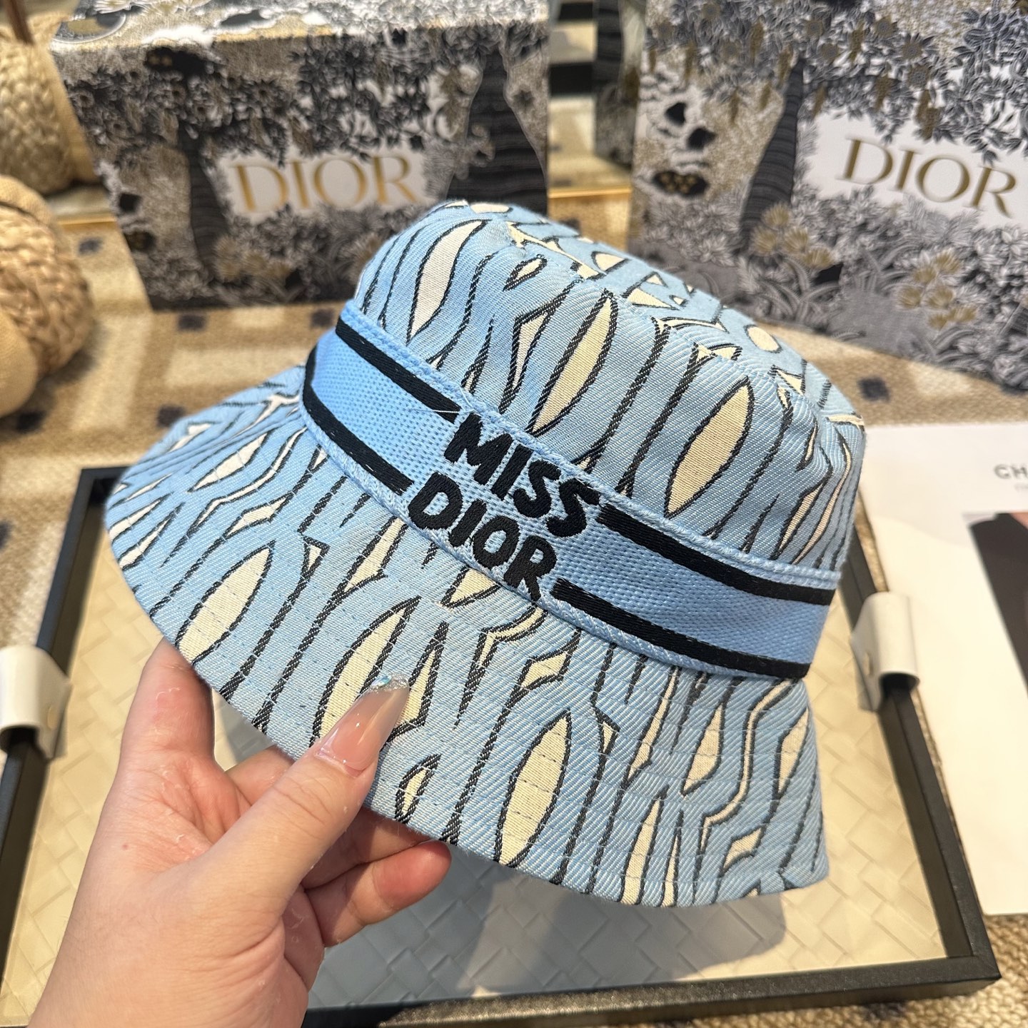 Dior 迪奥 新款原单渔夫帽， 精致純也格调很有感觉，很酷很时尚，专柜断货热门，质量超赞