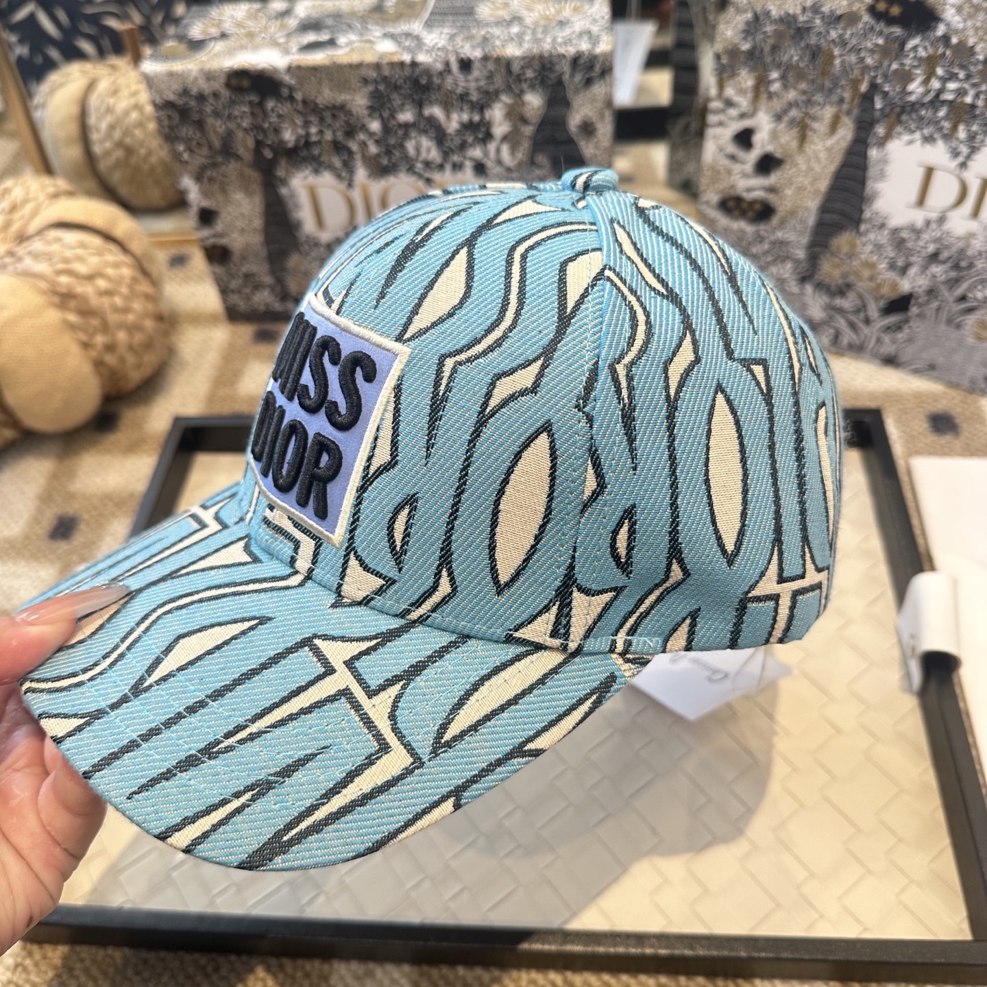 Dior 迪奥 新款原单棒球帽， 精致純也格调很有感觉，很酷很时尚，专柜断货热门，质量超赞