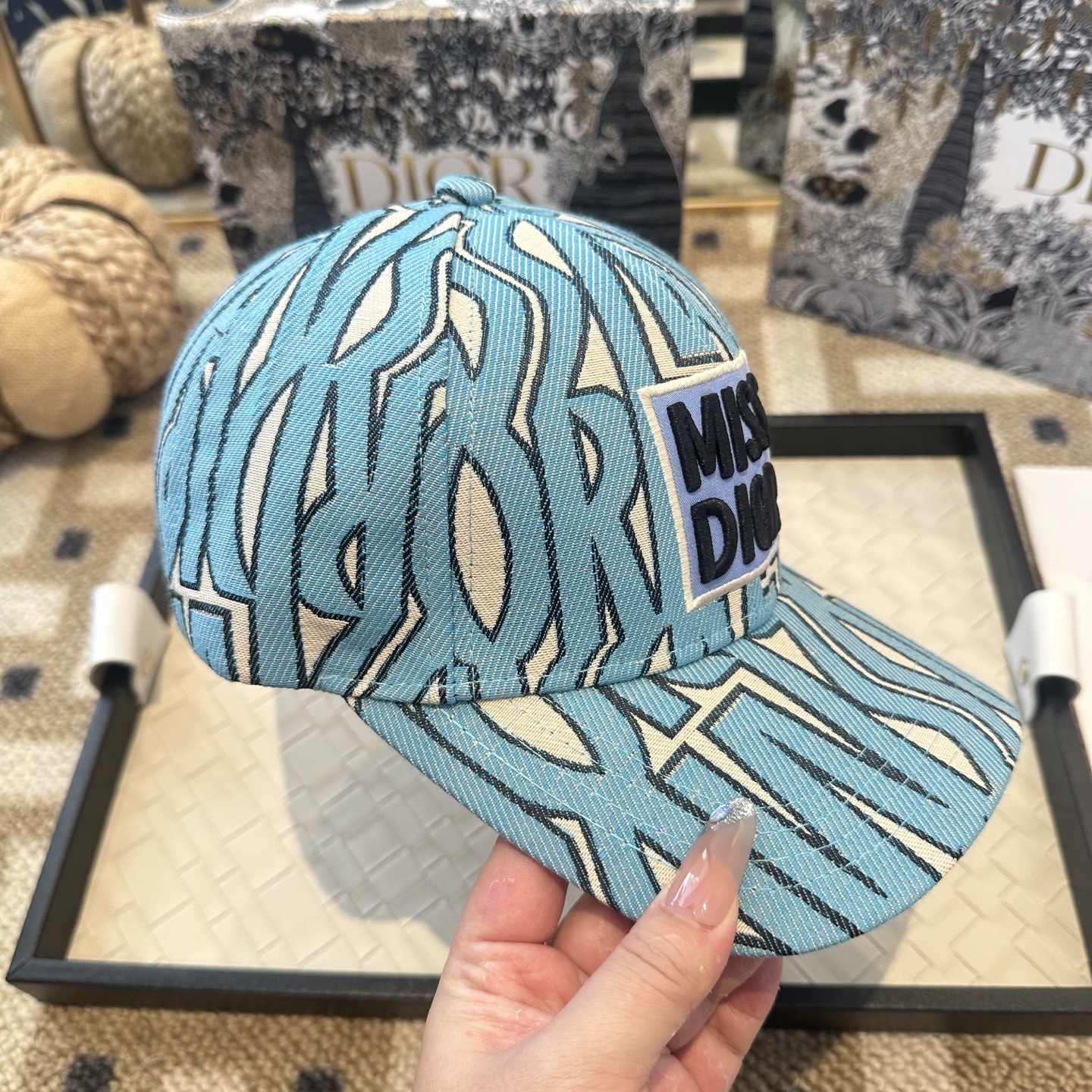 Dior 迪奥 新款原单棒球帽， 精致純也格调很有感觉，很酷很时尚，专柜断货热门，质量超赞