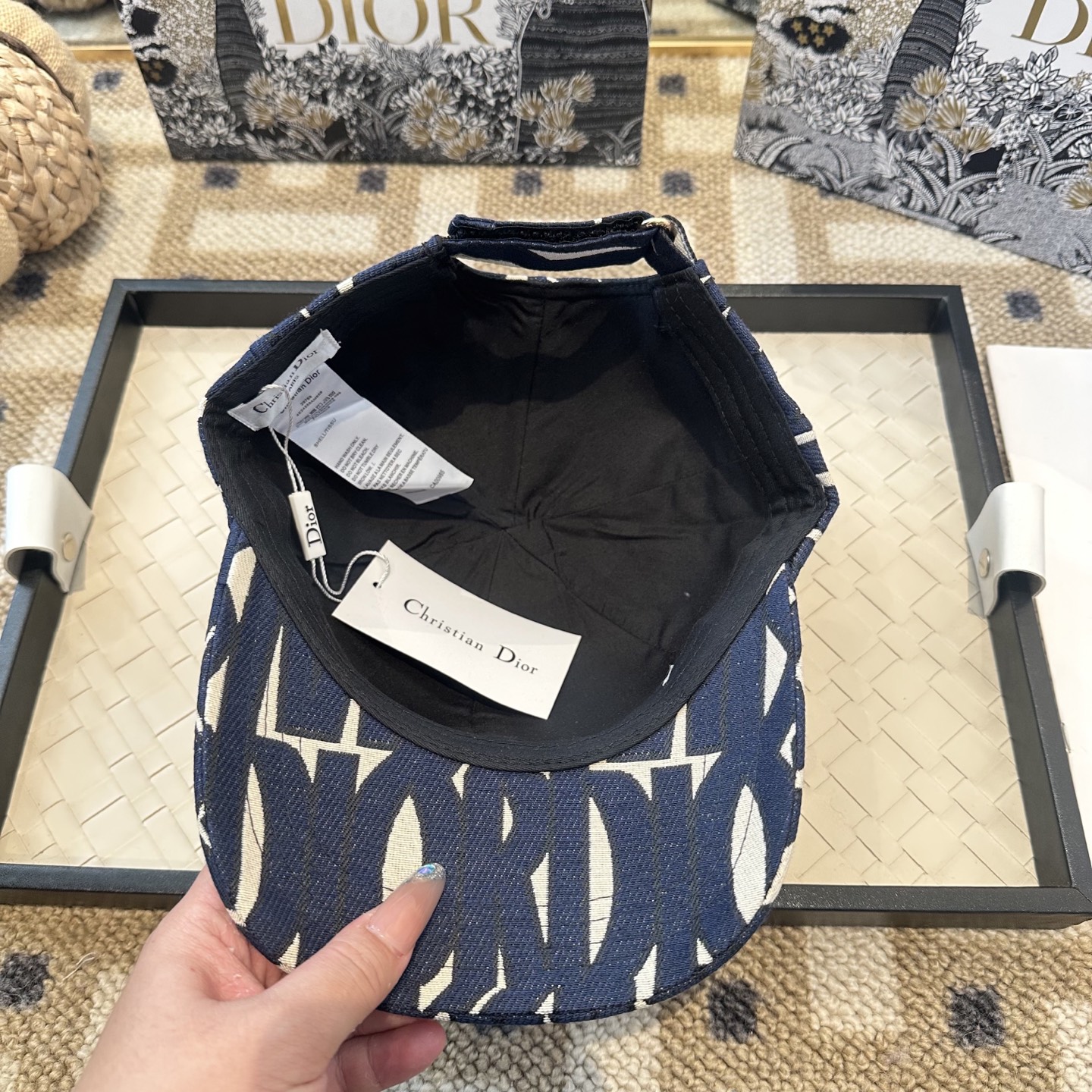 Dior 迪奥 新款原单棒球帽， 精致純也格调很有感觉，很酷很时尚，专柜断货热门，质量超赞