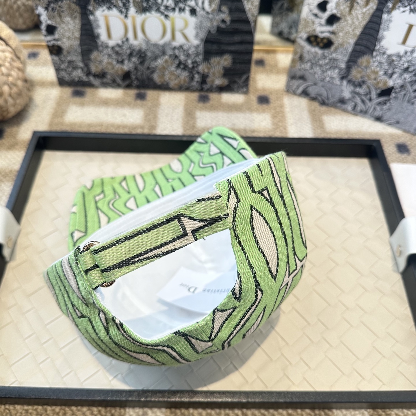 Dior 迪奥 新款原单棒球帽， 精致純也格调很有感觉，很酷很时尚，专柜断货热门，质量超赞